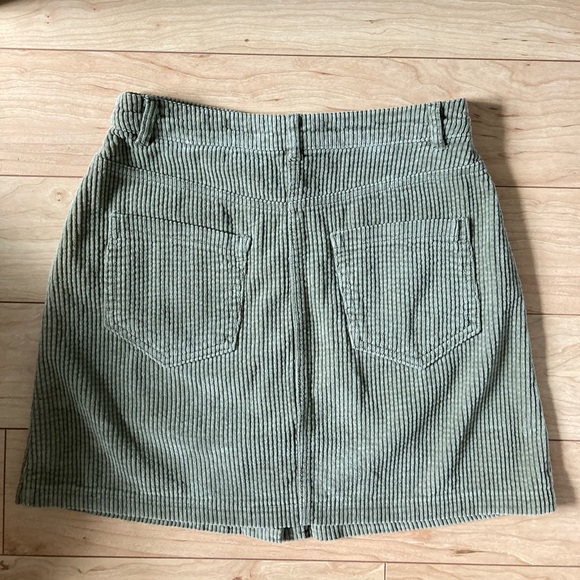 Zara green corduroy skirt - Picture 4 of 5